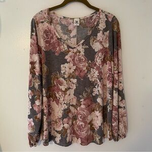 Sew in Love Boutique Floral Wrinkle Free Blouse Size Medium
